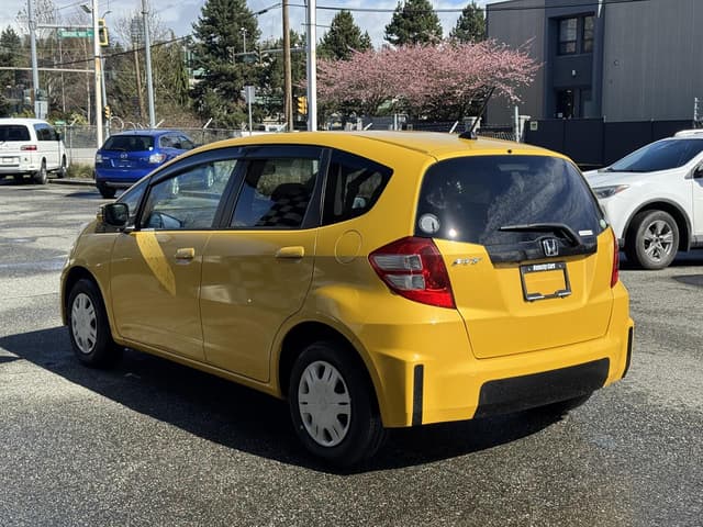 2009 Honda Fit JDM car for sale — photo 5 of 19