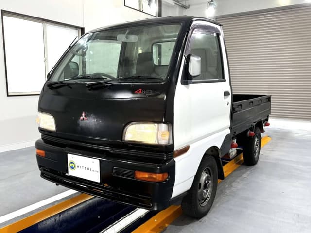 1997 Mitsubishi Minicab JDM car for sale — photo 2 of 23