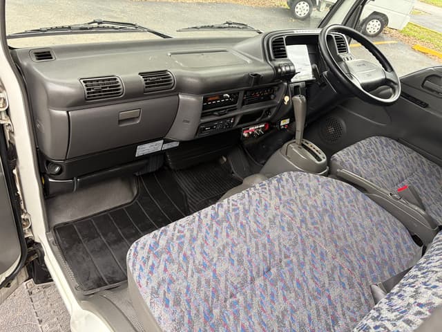 2000 Isuzu Elf JDM car for sale — photo 15 of 20