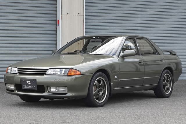 1992 Nissan Skyline JDM car for sale — photo 3 of 25