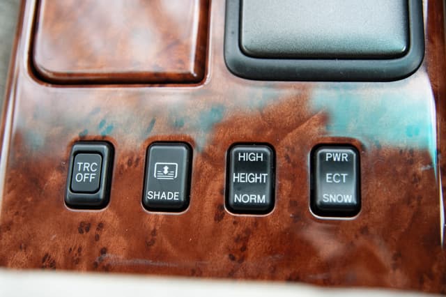 2001 Toyota Majesta JDM car for sale — photo 13 of 15