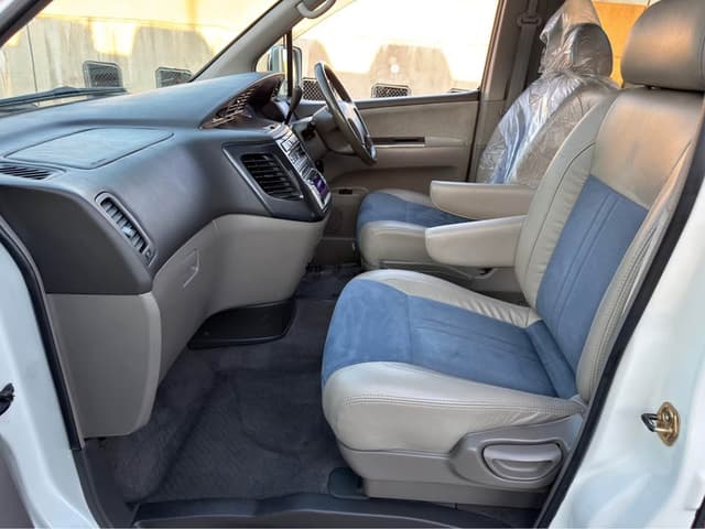 1998 Nissan Elgrand JDM car for sale — photo 10 of 20