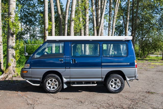 1999 Mitsubishi Delica JDM car for sale — photo 7 of 15