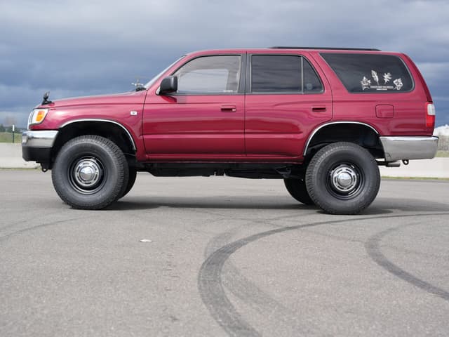 1998 Toyota Hilux Surf JDM car for sale — photo 4 of 14