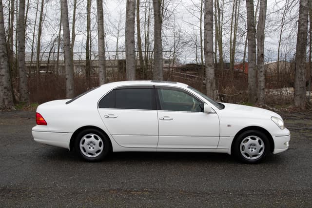 2001 Toyota Celsior JDM car for sale — photo 7 of 15