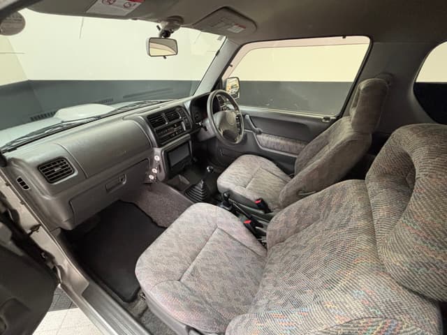 2000 Suzuki Jimny JDM car for sale — photo 21 of 25