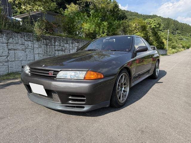 1992 Nissan Skyline JDM car for sale — photo 9 of 19