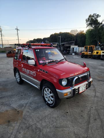 1995 Mitsubishi Pajero JDM car for sale — photo 2 of 10