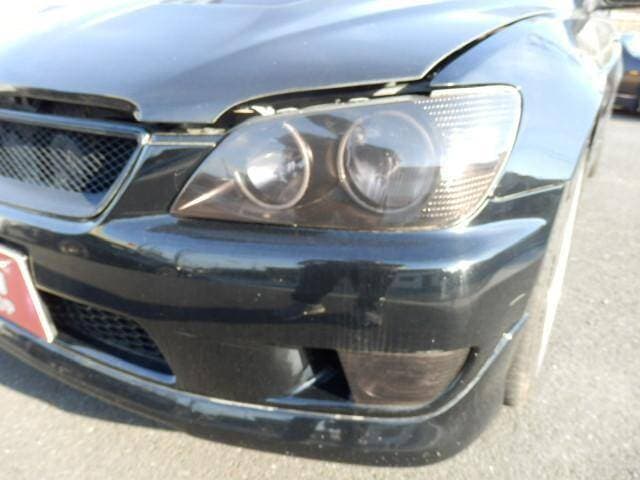 1999 Toyota Altezza JDM car for sale — photo 11 of 20