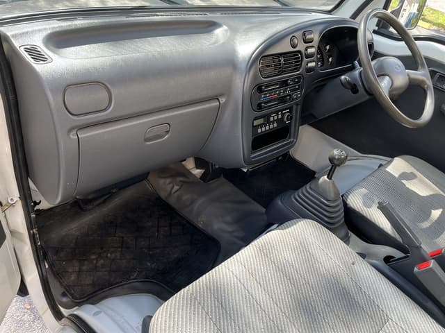 1996 Daihatsu Hijet JDM car for sale — photo 13 of 17