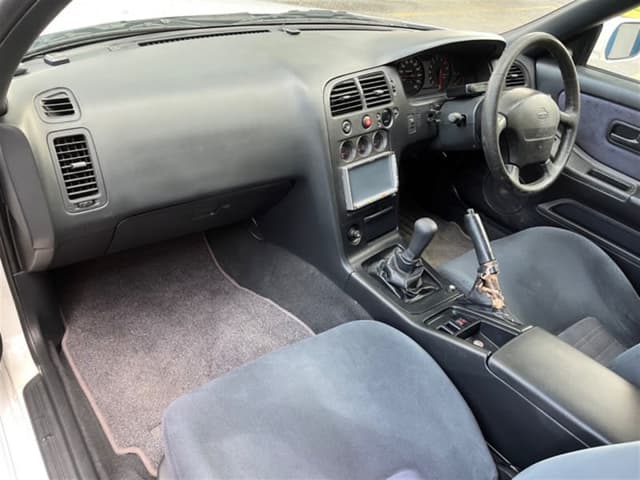 1995 Nissan Skyline JDM car for sale — photo 12 of 17