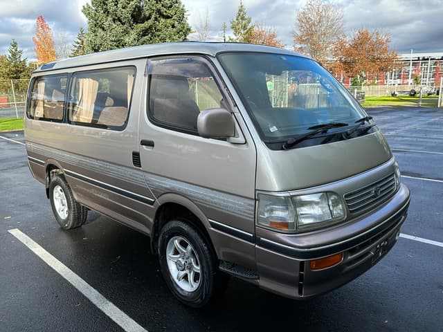 1996 Toyota HiAce JDM car for sale — photo 2 of 19