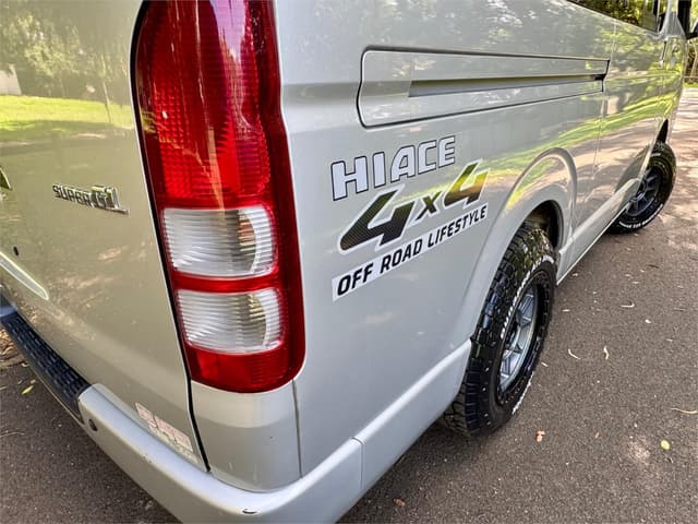 2007 Toyota HiAce JDM car for sale — photo 10 of 25