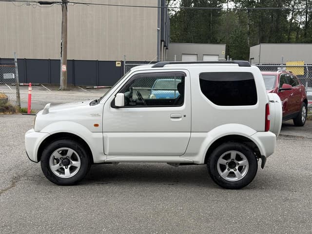 2008 Suzuki Jimny JDM car for sale — photo 4 of 17