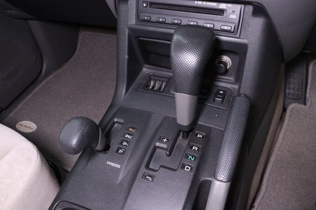2000 Mitsubishi Pajero JDM car for sale — photo 15 of 25