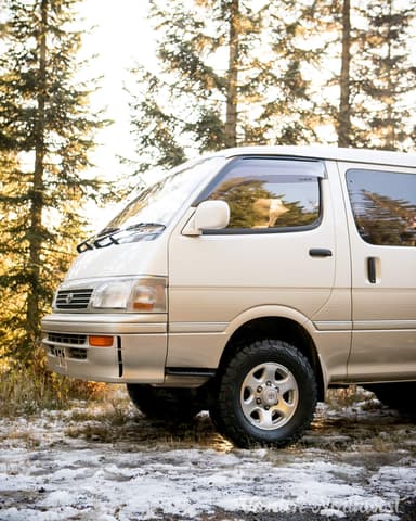 1995 Toyota HiAce JDM car for sale — photo 23 of 25