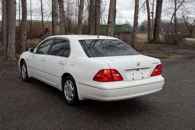 2001 Toyota Celsior JDM car for sale — photo 4 of 15