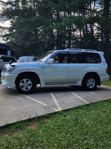 2001 Toyota Land Cruiser JDM car for sale — photo 2 of 24