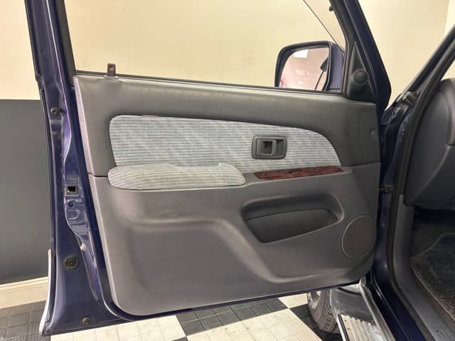 1996 Toyota Hilux Surf JDM car for sale — photo 17 of 25