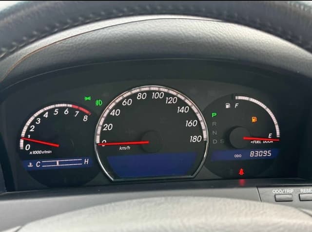 2005 Toyota Crown JDM car for sale — photo 9 of 10
