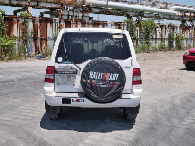2001 Mitsubishi Pajero JDM car for sale — photo 6 of 25
