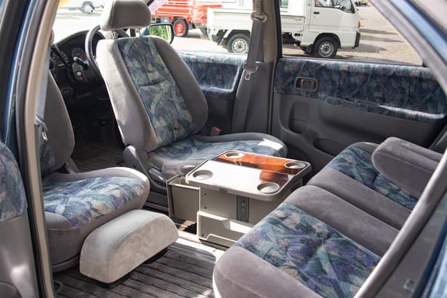 1999 Nissan Rnessa JDM car for sale — photo 10 of 15