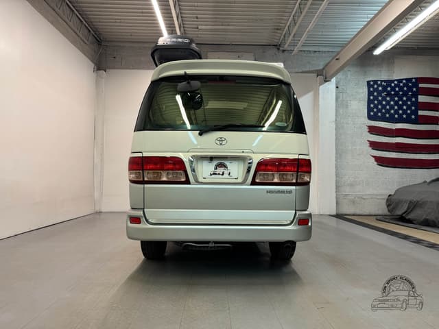 1999 Toyota Regius JDM car for sale — photo 17 of 25