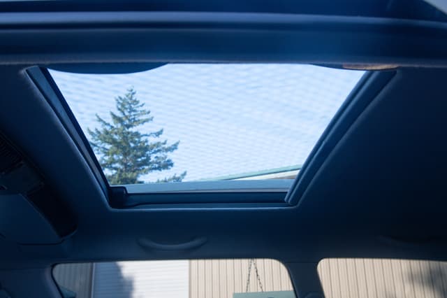 1998 Toyota Estima JDM car for sale — photo 14 of 15