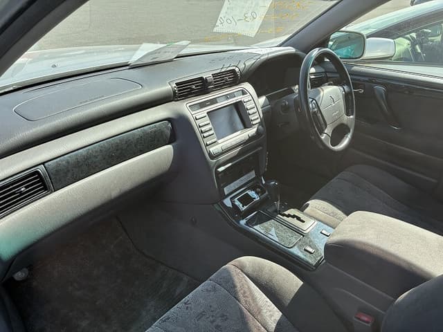2000 Toyota Crown JDM car for sale — photo 6 of 8