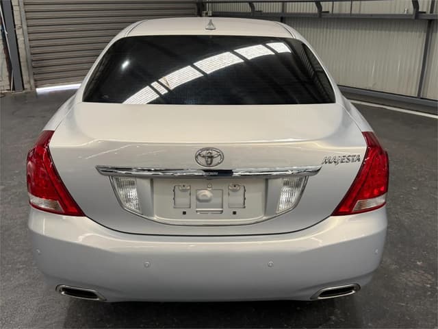 2010 Toyota Crown JDM car for sale — photo 6 of 25