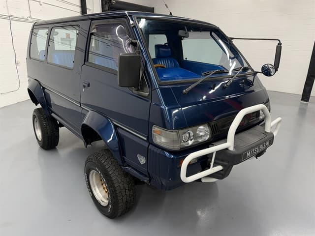 1993 Mitsubishi Delica JDM car for sale — photo 4 of 25