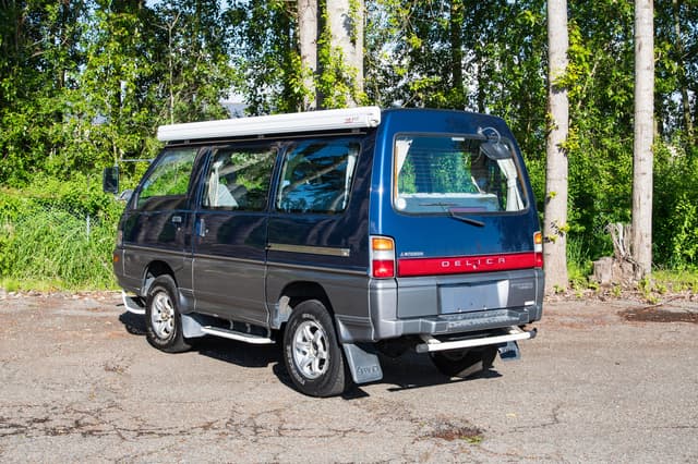 1999 Mitsubishi Delica JDM car for sale — photo 4 of 15
