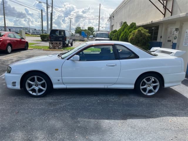 1998 Nissan Skyline JDM car for sale — photo 4 of 17
