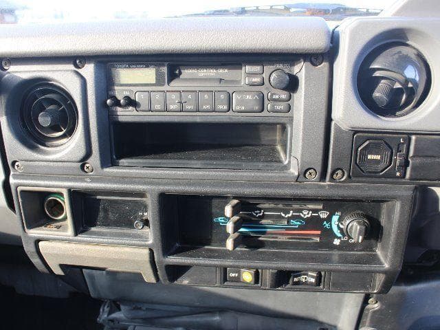 1995 Toyota Land Cruiser JDM car for sale — photo 19 of 24