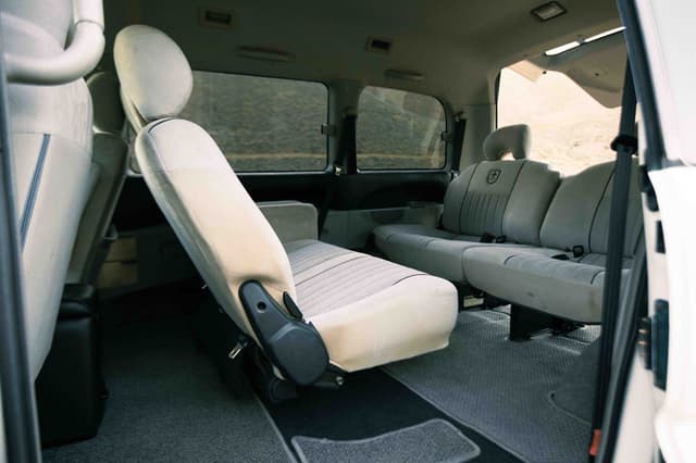 2000 Mitsubishi Delica JDM car for sale — photo 20 of 25
