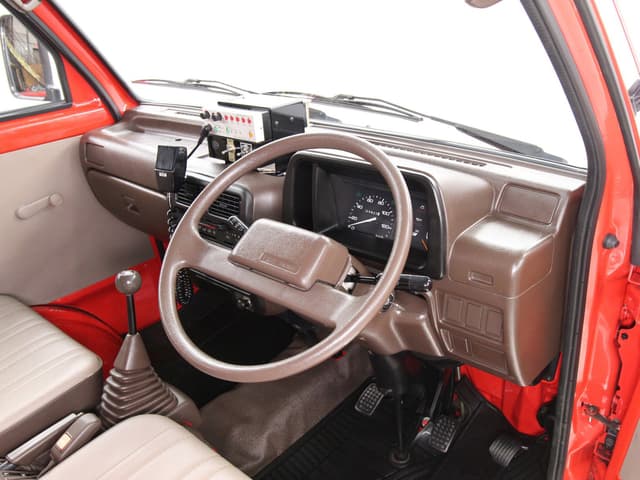 1992 Daihatsu Hijet JDM car for sale — photo 9 of 25