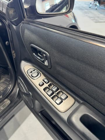 1998 Toyota Altezza JDM car for sale — photo 17 of 25
