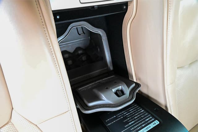 2009 Toyota Crown JDM car for sale — photo 15 of 25
