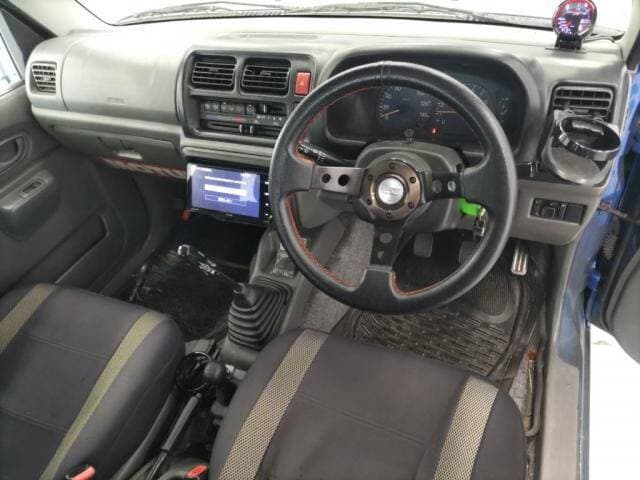 2001 Suzuki Jimny JDM car for sale — photo 3 of 5