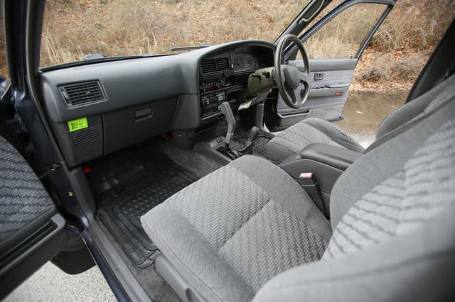 1995 Toyota Hilux JDM car for sale — photo 7 of 25