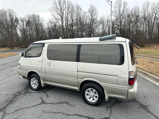 1999 Toyota HiAce JDM car for sale — photo 4 of 20