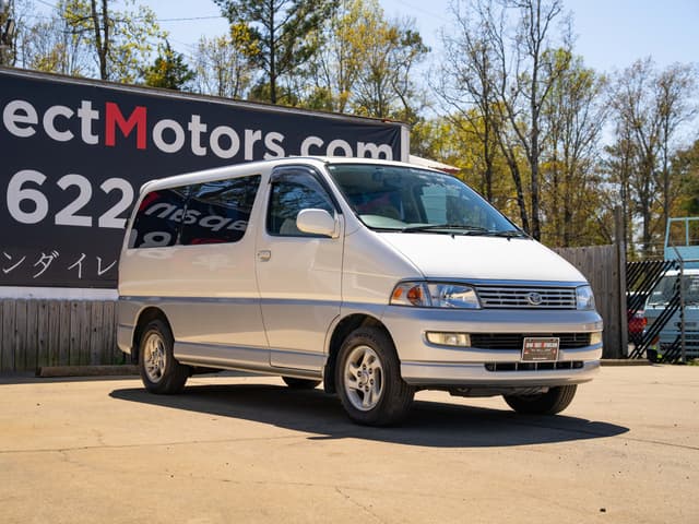 1999 Toyota Regius JDM car for sale — photo 5 of 15
