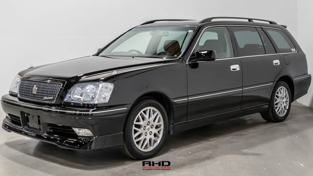 2001 Toyota Crown JDM car for sale — photo 3 of 25