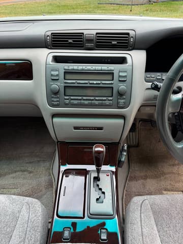 2000 Toyota Crown JDM car for sale — photo 11 of 21