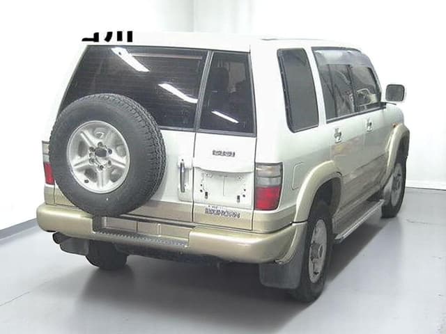 1999 Isuzu Bighorn JDM car for sale — photo 2 of 3