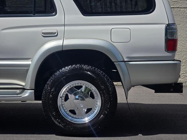 2001 Toyota Hilux Surf JDM car for sale — photo 22 of 25