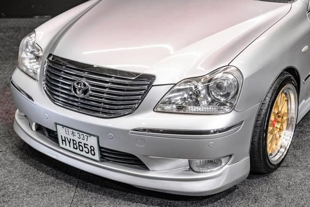 2006 Toyota Majesta JDM car for sale — photo 2 of 18