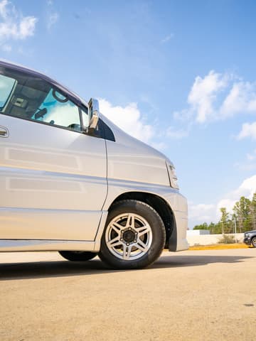 1998 Nissan Elgrand JDM car for sale — photo 12 of 25