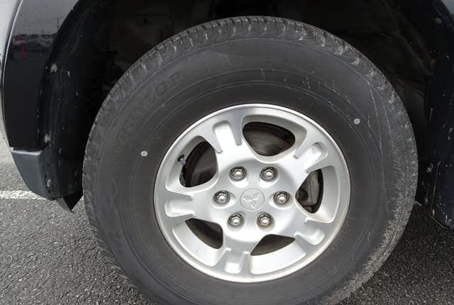 2008 Mitsubishi Pajero JDM car for sale — photo 9 of 25