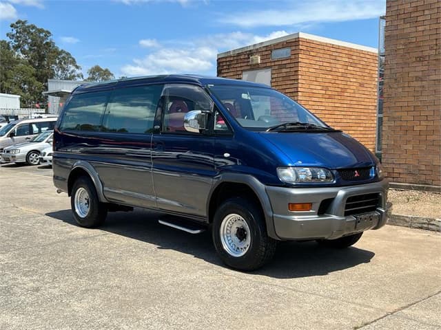 1997 Mitsubishi Delica JDM car for sale — photo 4 of 19